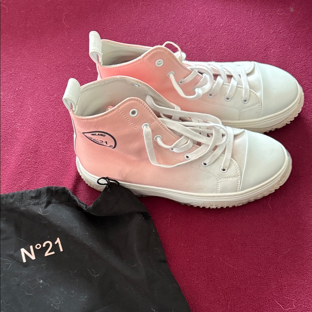 N°21 Pink and White High-Top Sneakers